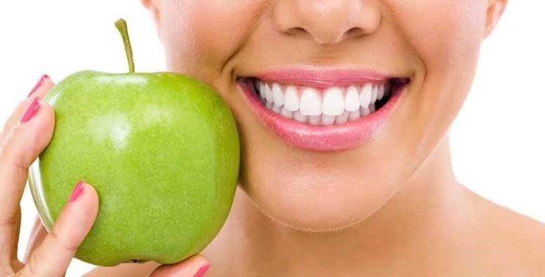 أفضل وجبات المحافظة على صحة الأسنان